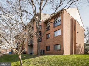 304 Hilltop Ln in Annapolis, MD - Building Photo - Building Photo
