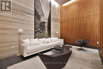 8 Ann St in Mississauga, ON - Building Photo - Building Photo