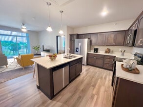2041 Cottonwood Rd in Ames, IA - Building Photo - Building Photo