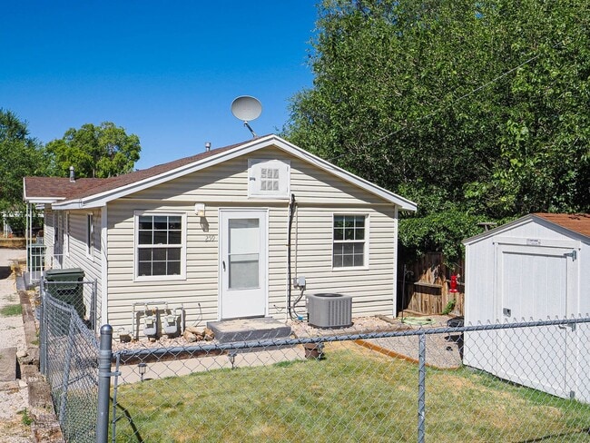 property at 257 N 6th St
