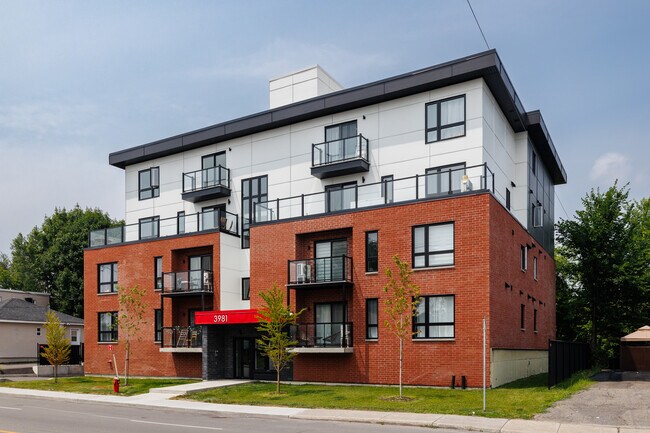 3981 Notre-Dame Boul in Laval, QC - Building Photo - Building Photo