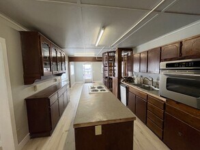 320 E Pine St in Rawlins, WY - Building Photo - Building Photo