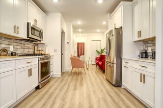 204 19th St in Union City, NJ - Building Photo - Building Photo