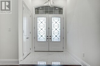 13 Bannockburn Dr in Vaughan, ON - Building Photo - Building Photo