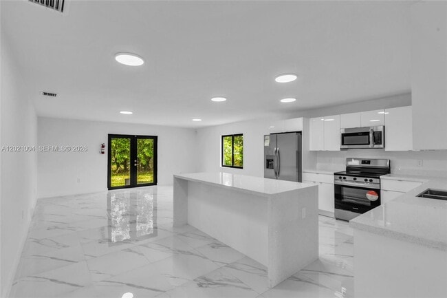property at 152 NW 18th St