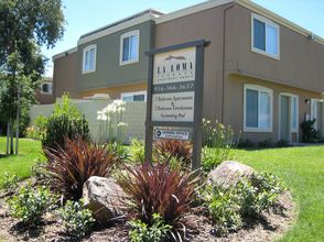 La Loma Terrace in Rancho Cordova, CA - Foto de edificio - Building Photo