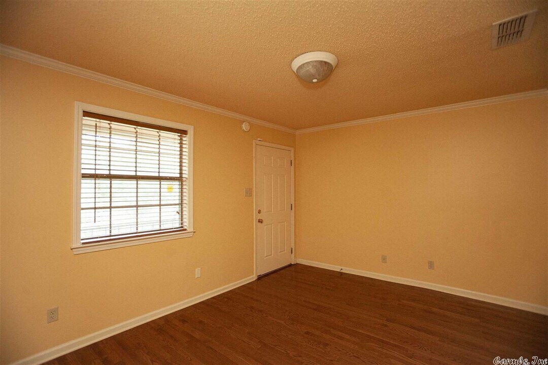 9101 N Rodney Parham Rd in Little Rock, AR - Building Photo
