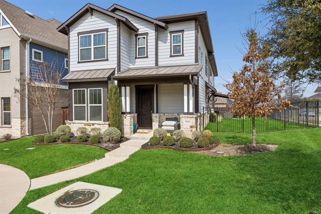 property at 1800 Roundtree Cir W