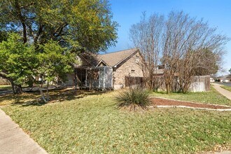 3600 Malone Dr in Austin, TX - Building Photo - Building Photo