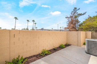2600 Twin Pines Ave in Henderson, NV - Building Photo - Building Photo