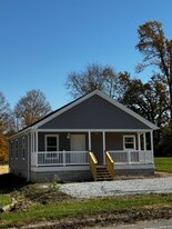 5865 S Fairfax Rd in Bloomington, IN - Building Photo