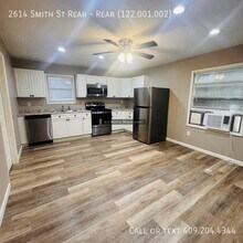 2614 Smith St-Unit -Rear (122.001.002) in West Orange, TX - Building Photo - Building Photo