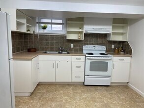 73 Westbourne Av in Toronto, ON - Building Photo - Building Photo