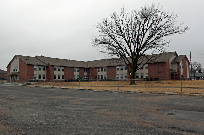 Cornerstone Village in Tulsa, OK - Foto de edificio - Building Photo