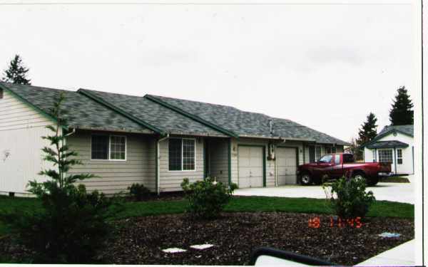 7724 51st Ave NE in Marysville, WA - Building Photo