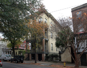 112 E Harris St in Savannah, GA - Building Photo - Building Photo