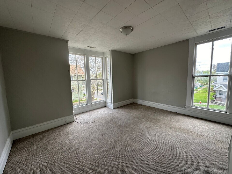 325 S 12th St in New Castle, IN - Building Photo