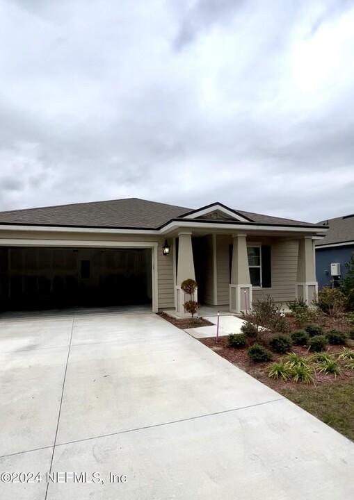 75157 Nassau Station Wy in Yulee, FL - Building Photo