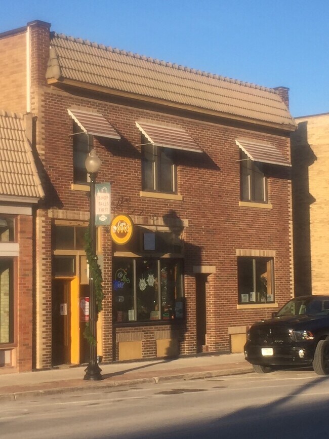 118 Pine St Apartments and Nearby Sheboygan Falls Apartments For Rent