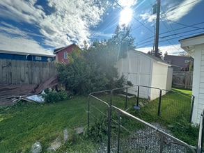 524 W 12th Ave in Anchorage, AK - Foto de edificio - Building Photo