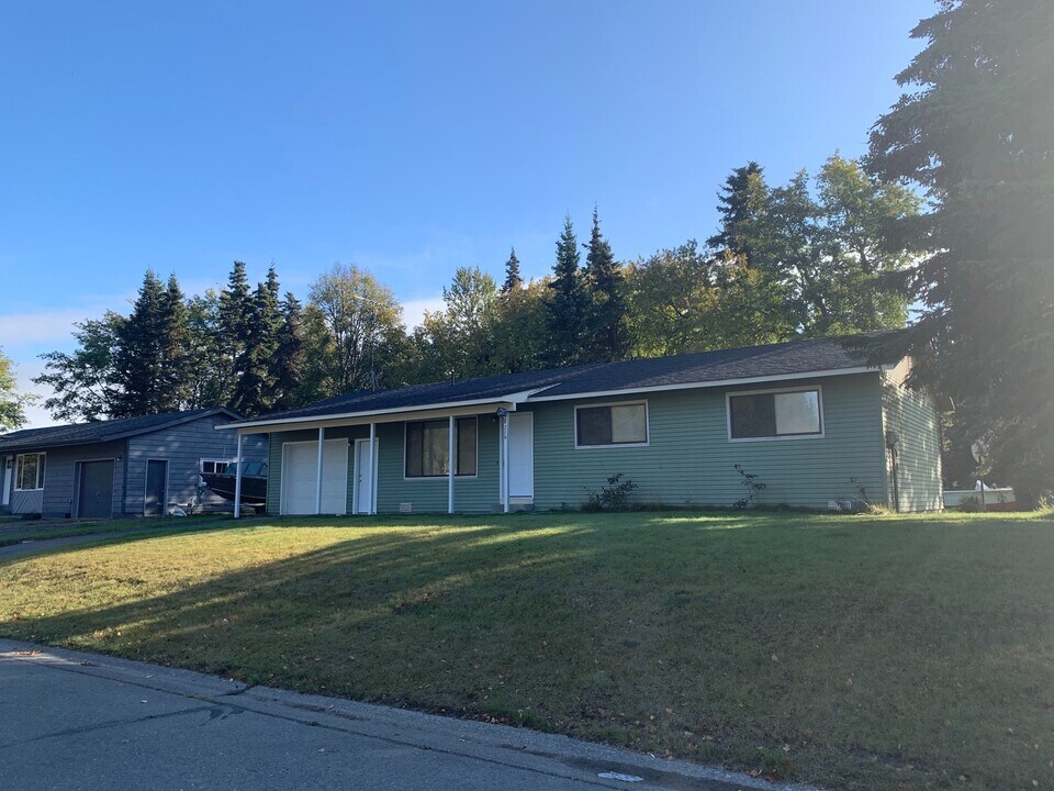 716 Sycamore St in Kenai, AK - Building Photo