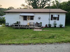 62 Lick Creek Rd in Buncombe, IL - Building Photo