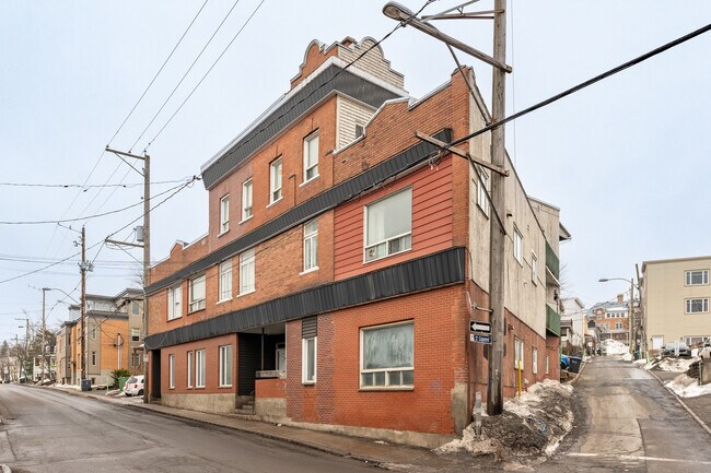 20 Saint-Joseph in Lévis, QC - Building Photo - Building Photo