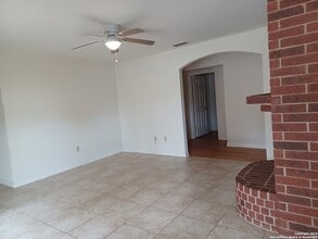 13643 Forest Walk in San Antonio, TX - Building Photo - Building Photo