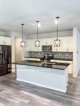 33335 Crystal Ave SE in Black Diamond, WA - Building Photo - Building Photo