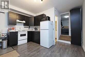 176 Hiawatha Rd in Toronto, ON - Building Photo - Building Photo