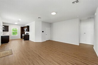 7013 Tonka Ln in Austin, TX - Building Photo - Building Photo