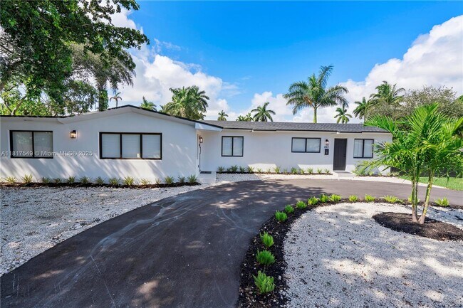 490 NE 141st St in North Miami, FL - Building Photo - Building Photo