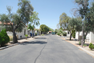 2521 E Elm St in Tucson, AZ - Foto de edificio - Building Photo