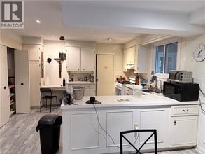 190 Mohawk Ave in Waterloo, ON - Building Photo - Building Photo