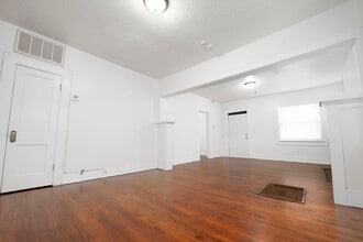 323 NW 26th St in Oklahoma City, OK - Building Photo - Building Photo