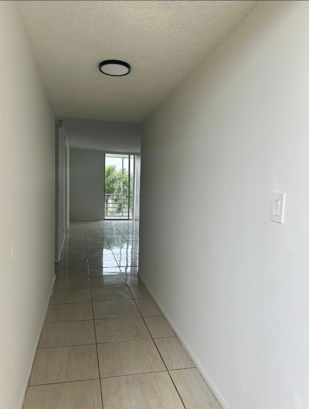 3181 W Hallandale Beach Blvd in Hallandale Beach, FL - Building Photo - Building Photo