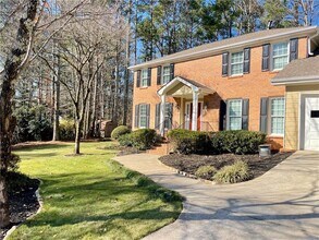 2395 Brownstone Ct NE in Marietta, GA - Building Photo - Building Photo