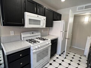 7570 W Flamingo Rd in Las Vegas, NV - Building Photo - Building Photo