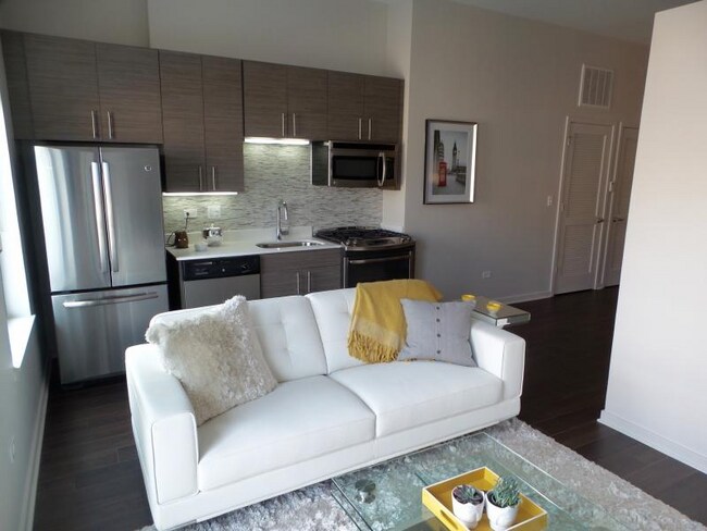 1228 W Madison St in Chicago, IL - Foto de edificio - Building Photo