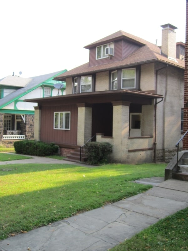 2421 Beechwood Blvd in Pittsburgh, PA - Foto de edificio - Building Photo