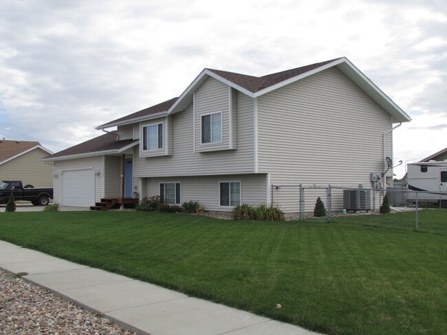 2988 Preston St in Rapid City, SD - Building Photo - Building Photo