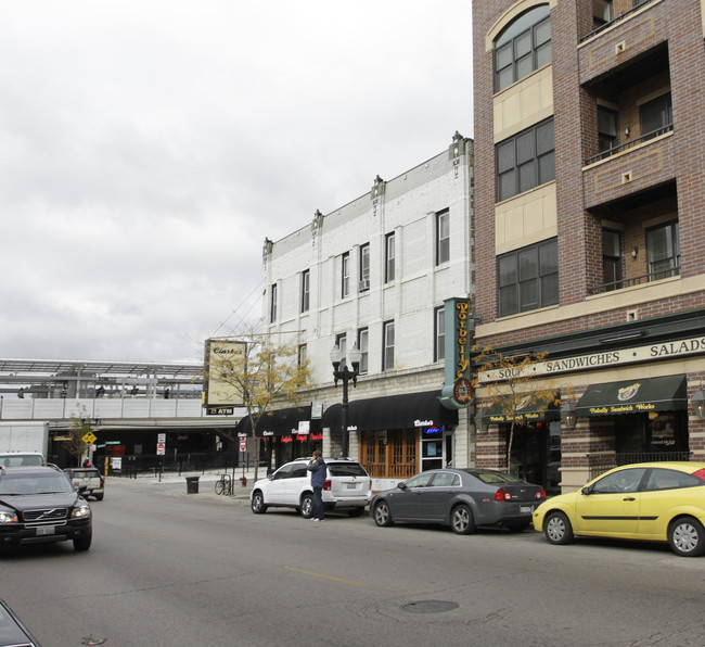 928-930 W Belmont Ave in Chicago, IL - Building Photo - Building Photo