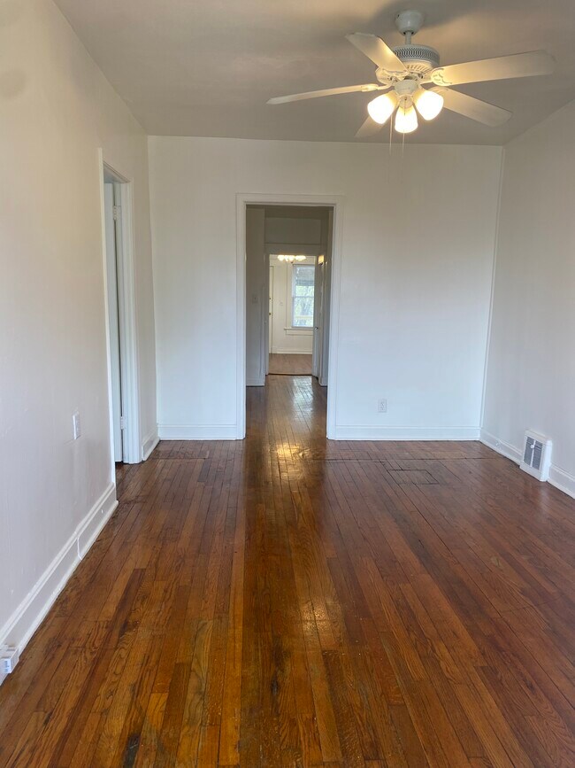 1121 Pacific St, Unit 2 in Kansas City, MO - Building Photo - Building Photo
