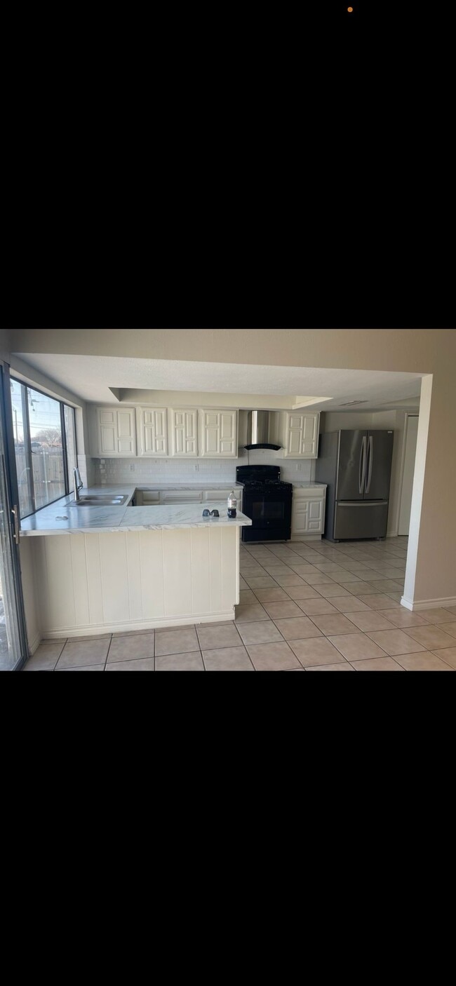 6500 Chinaberry Trail