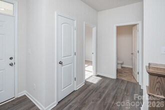 1014 Hanover Crossing Dr in Charlotte, NC - Building Photo - Building Photo