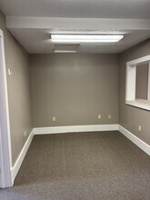 121 W Main St in Newcomerstown, OH - Building Photo - Building Photo