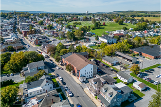 9-23 E Main St in Kutztown, PA - Foto de edificio - Building Photo