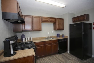 Yorkminster Square Apartments Atlanta Ga Interior Photo Yorkminster Square Apartments In Atlanta