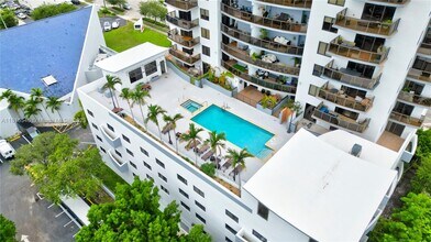 2301 SW 27th Ave, Unit 1400 in Miami, FL - Building Photo - Building Photo