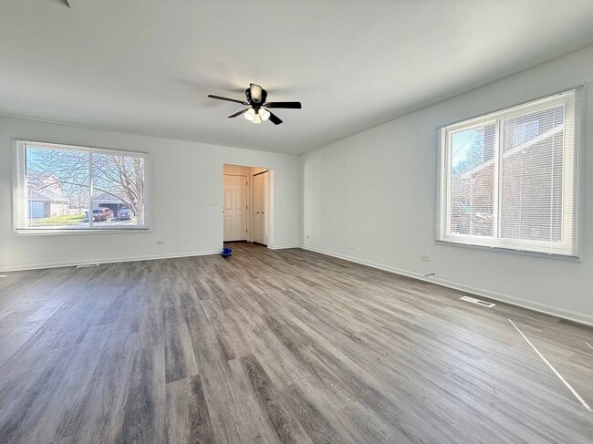 1363 Andover Dr in Aurora, IL - Building Photo - Building Photo